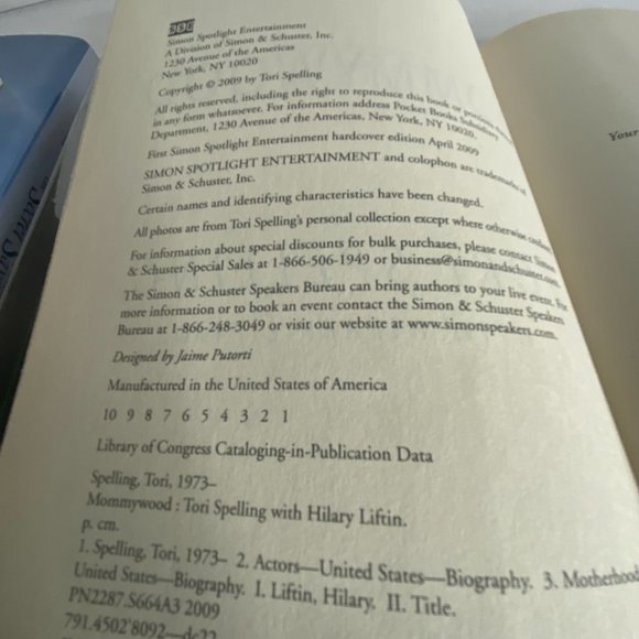 Mommywood by Hilary Liftin and Tori Spelling Hardcover 2009 - Picture 3 of 3